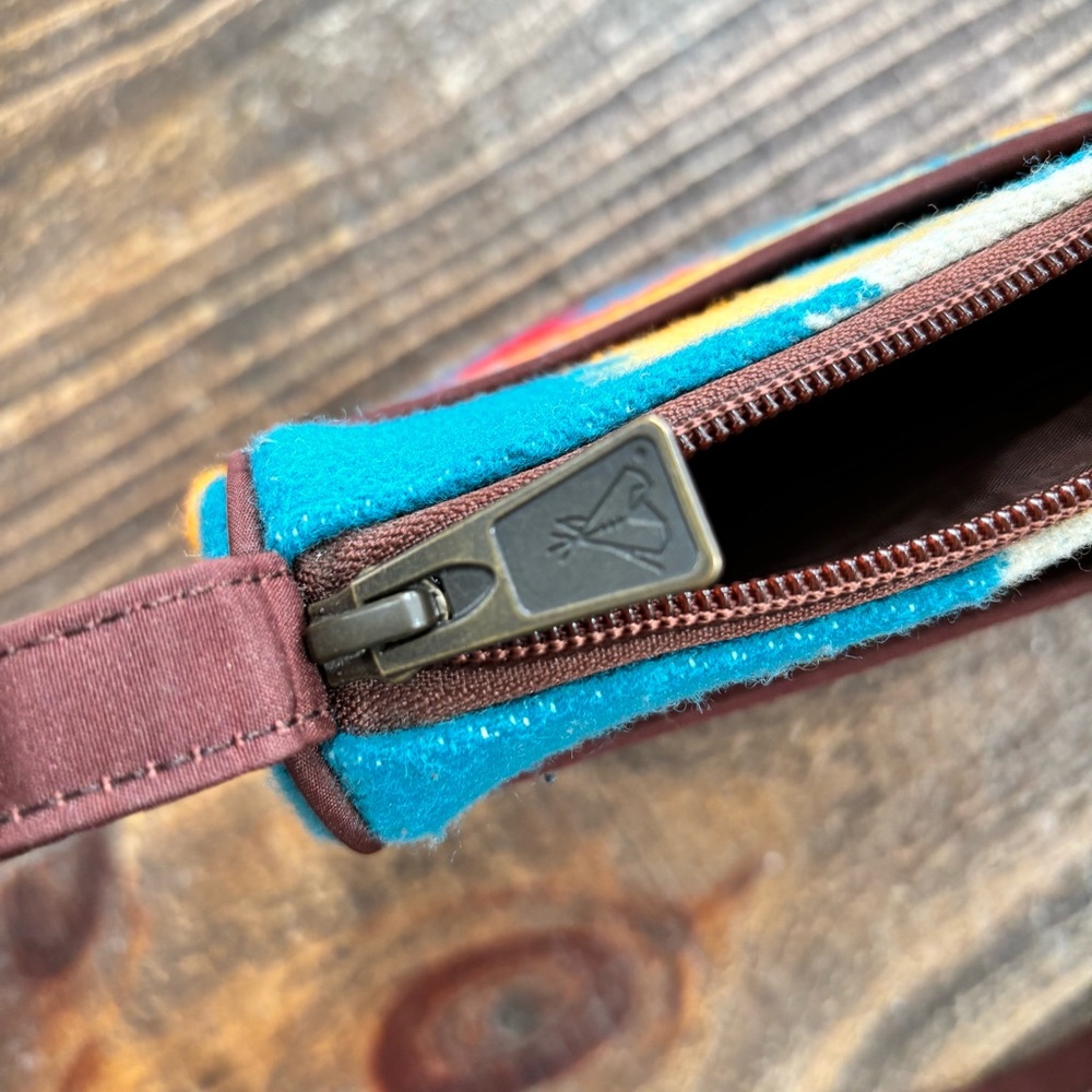 Pendleton Wool Boho Southwest Print Crossbody Bag - Picture 8 of 11